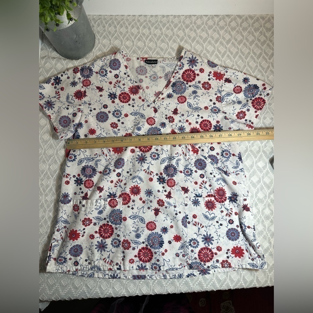 Absolute Floral Scrub Top, Women’s Size Small - Picture 6 of 10